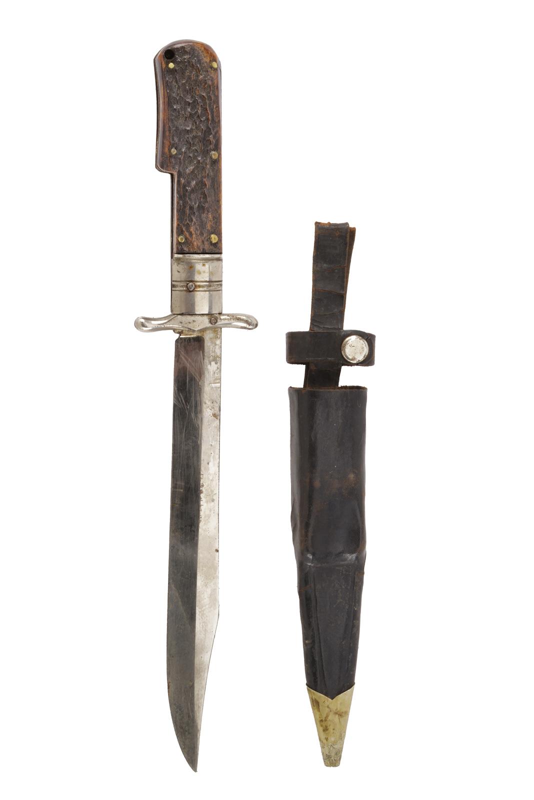 Coltello da caccia con lama regolabile