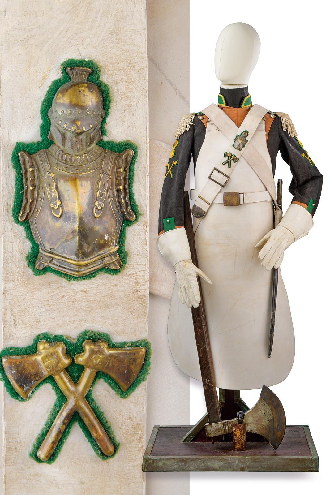 Uniforme da zappatore con sabro e scure