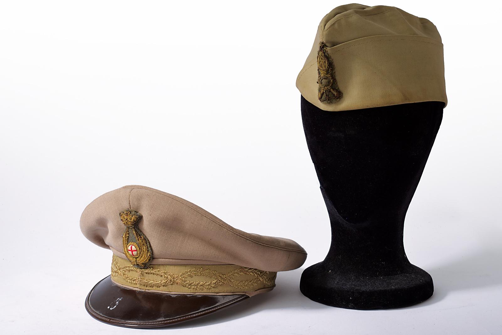 Lotto di un berretto ed un cappello 