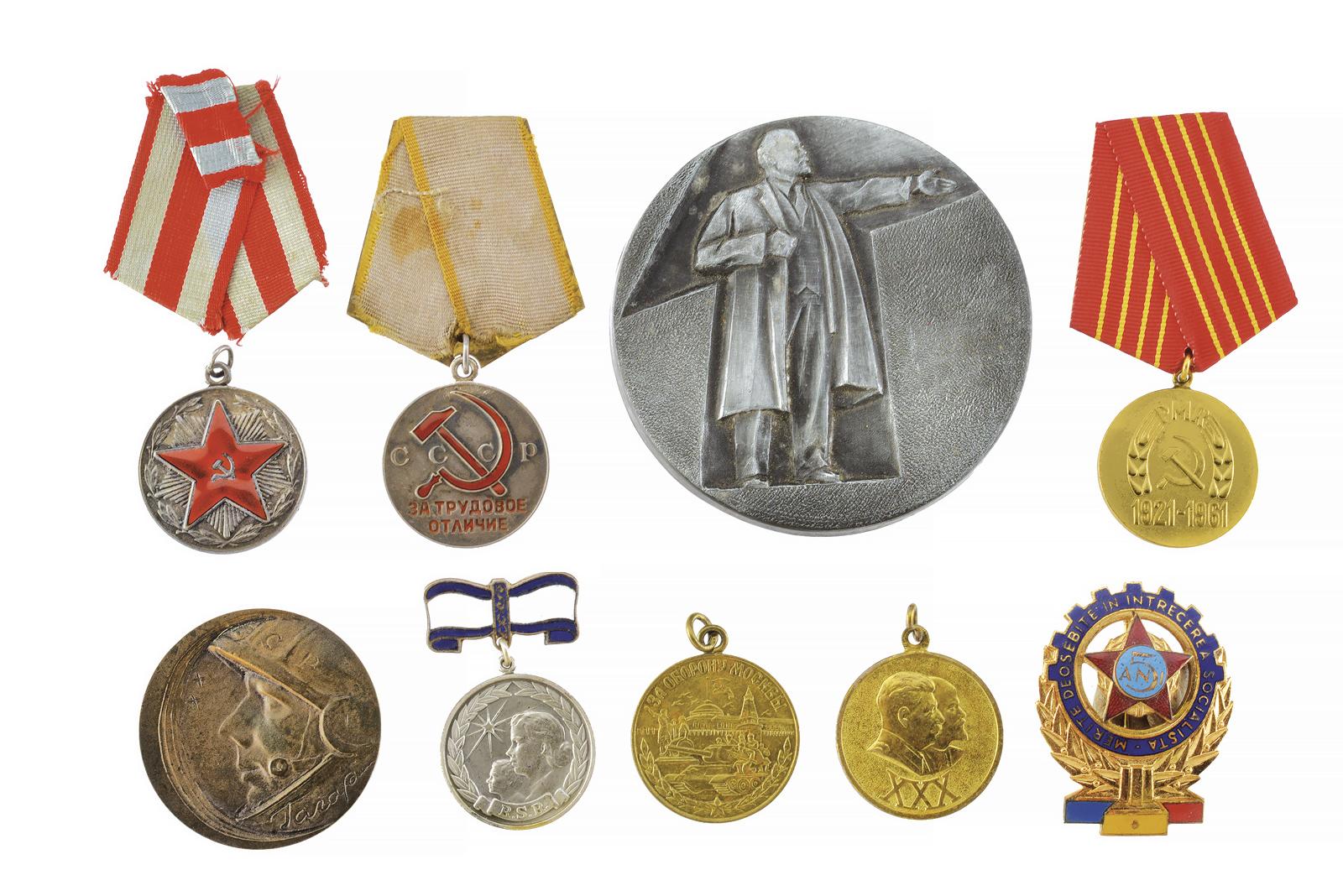 Lotto di otto medaglie