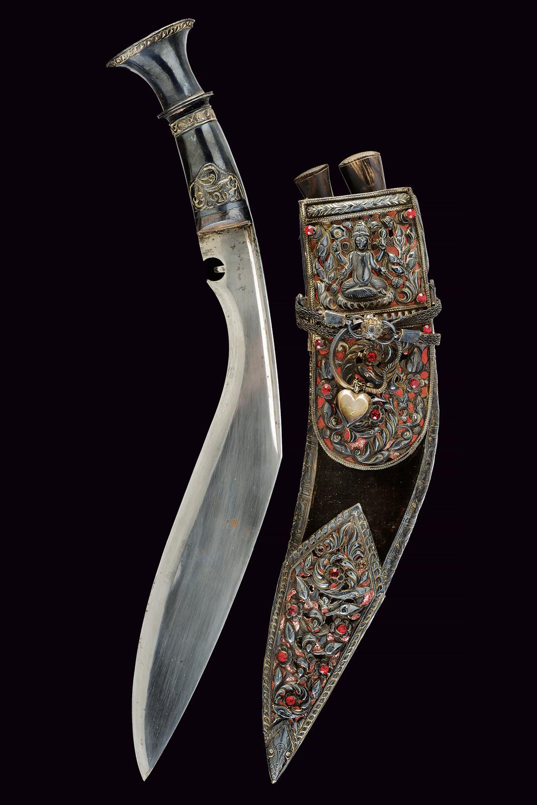 Eccezionale kukri con fornimenti in argento