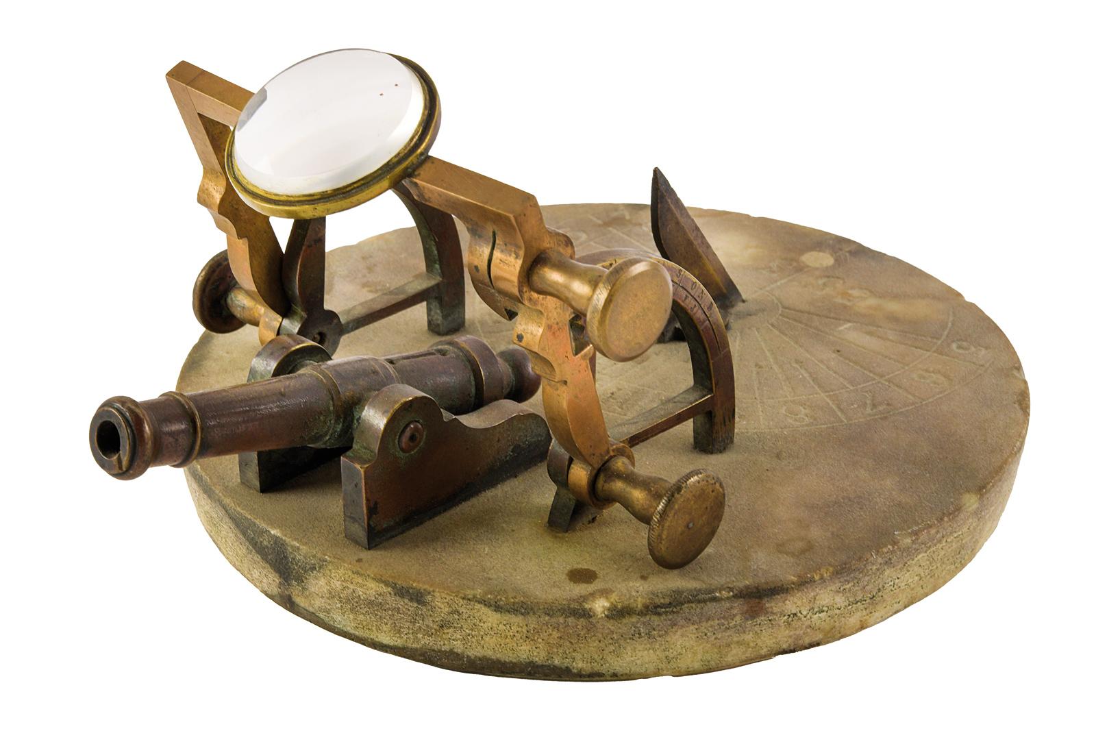 Orologio solare con cannone di mezzogiorno