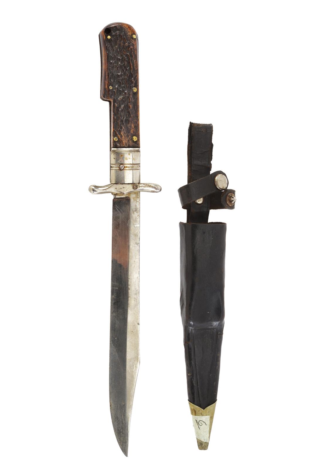 Coltello da caccia con lama regolabile