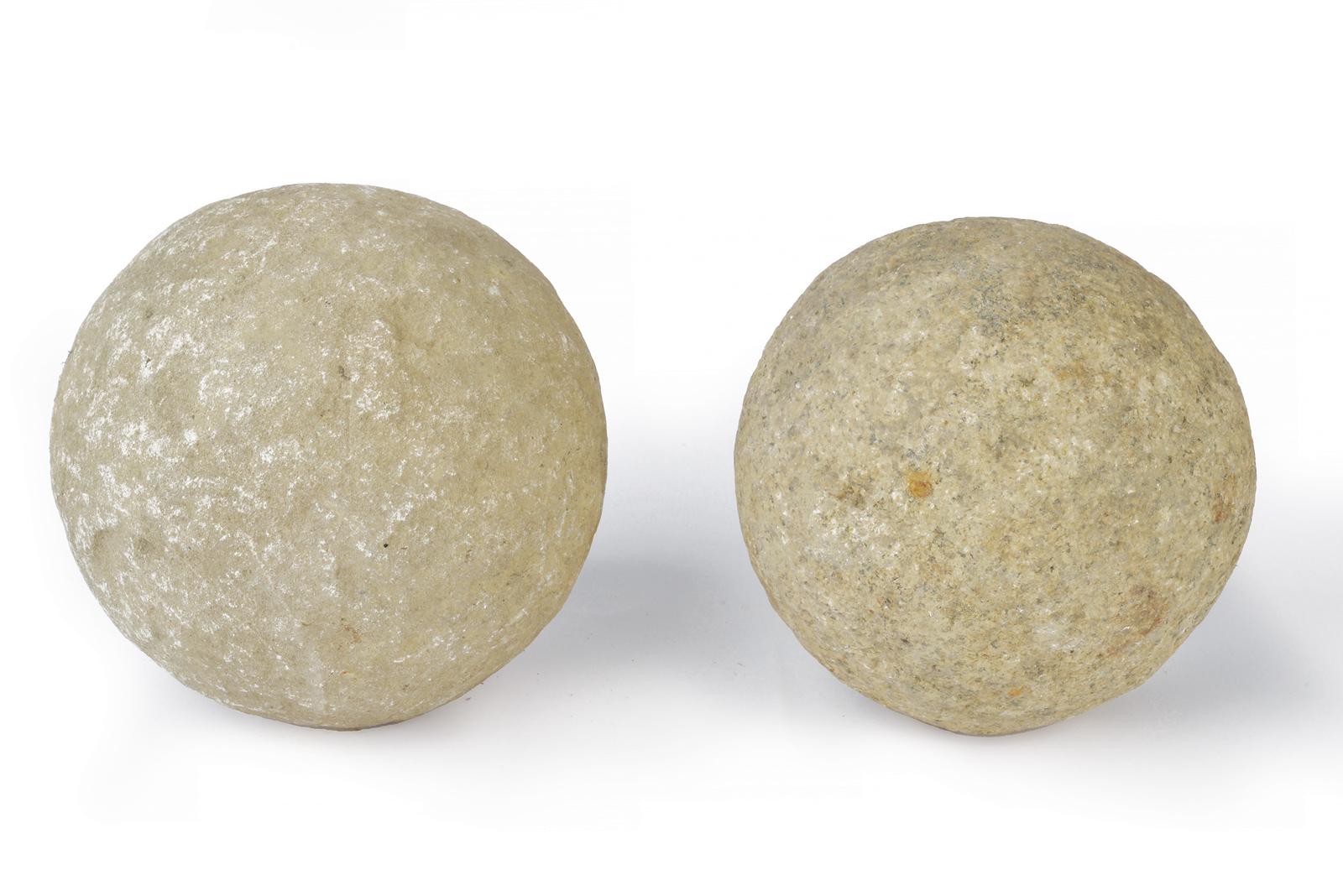Lotto di due palle da cannone 